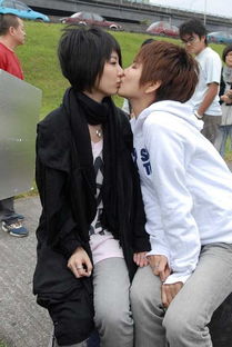 策划 she出道13周年纪念日 闺蜜之吻大盘点