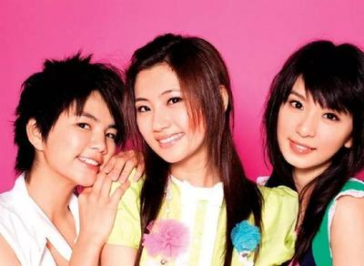 青春的一页 S.H.E出道17周年音乐会感动回顾