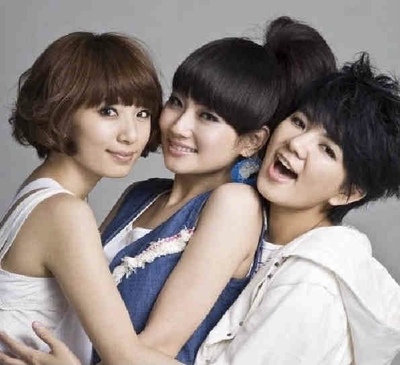 S.H.E晒照庆祝出道20周年 粉丝集体回忆青春岁月