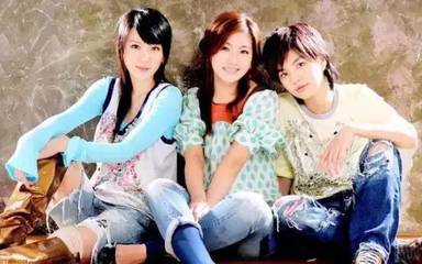 从假小子到小女人 S.H.E友谊中的成长与蜕变